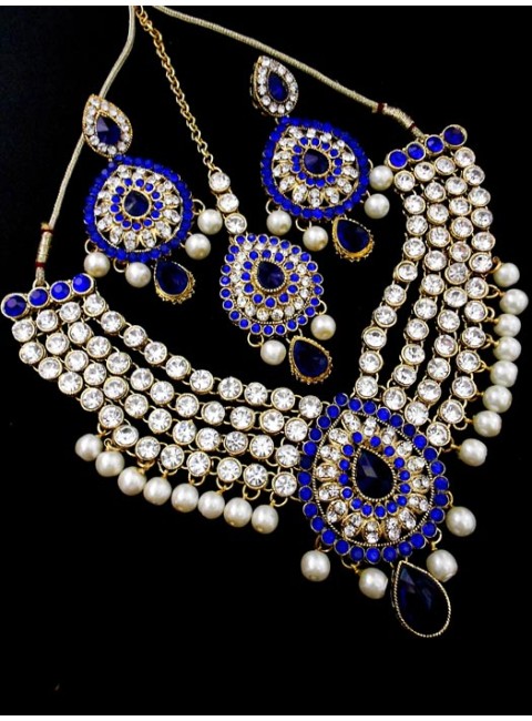 Stonestudded Jewelry Set